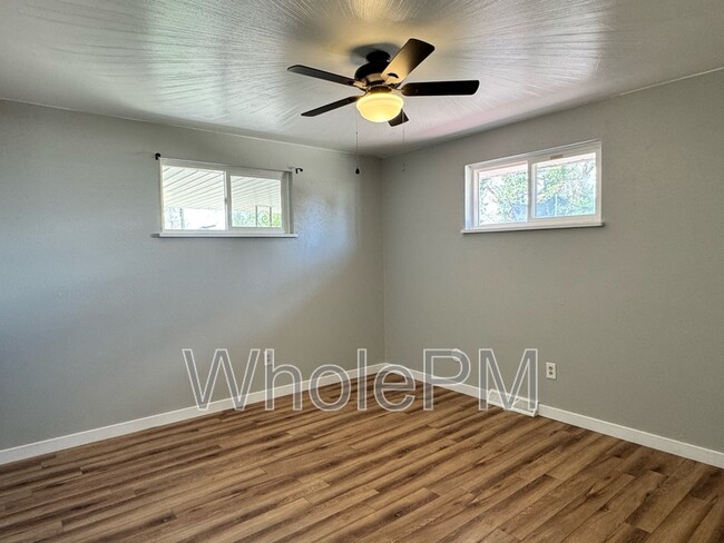 Building Photo - 220 W Layton Ave