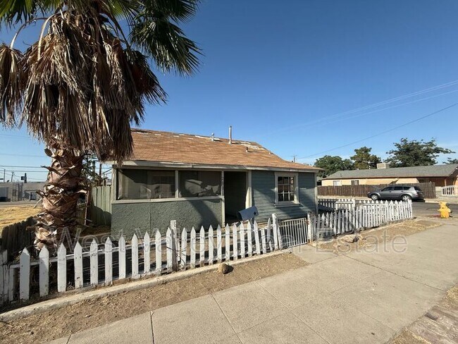 Primary Photo - 200 North St