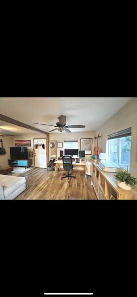 Open concept - 2661 Newell St