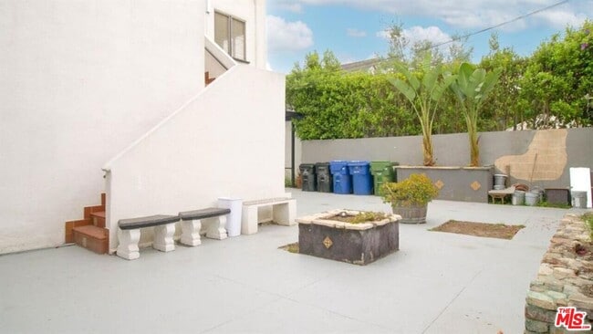 Building Photo - 1435 Ridgeley Dr
