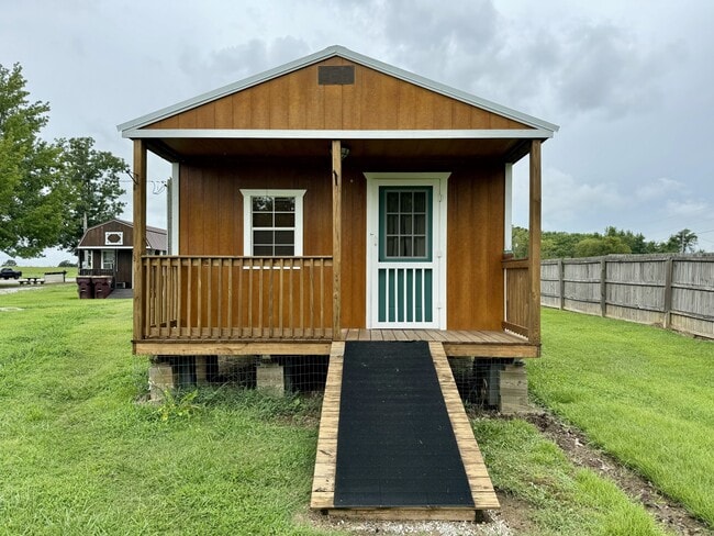 Building Photo - 17023 Sledge Rd