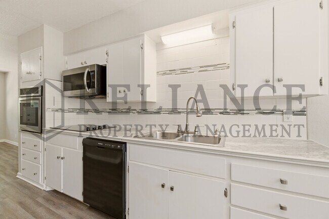 Building Photo - 730 N Chipper Ln