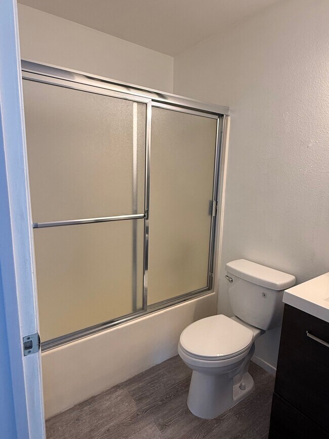Building Photo - 616 Tularosa Dr. 4