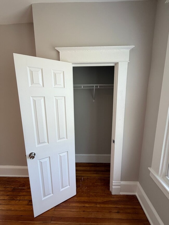Building Photo - Charming 4bdrm/1.5bth Home Located in Richmond's North Highland Park w/Balcony!!