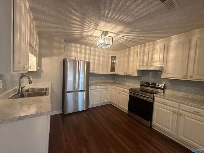 Building Photo - 3030 Dupree Dr SW