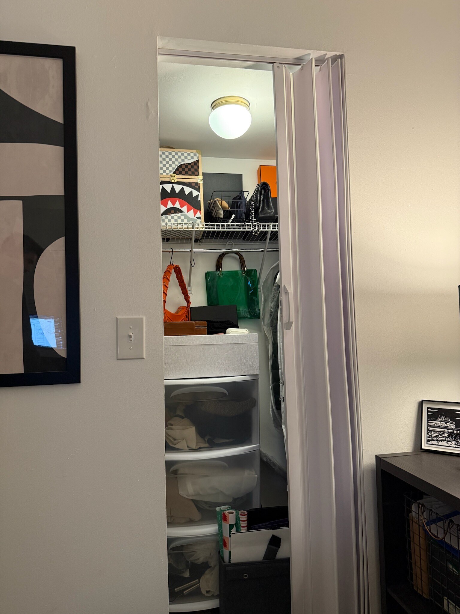 Secondary bedroom walk-in closet - 2918 NE 8th Ter