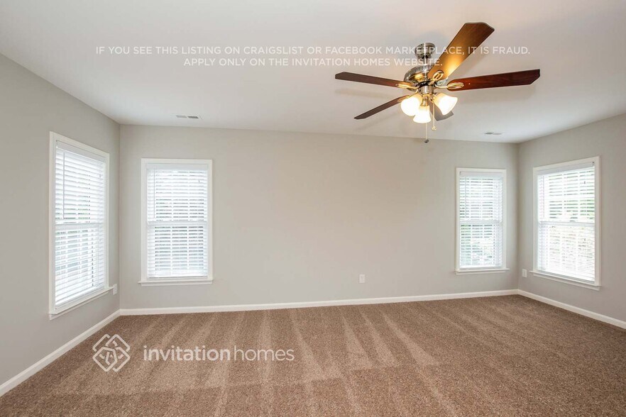 Building Photo - 17136 Knoxwood Dr