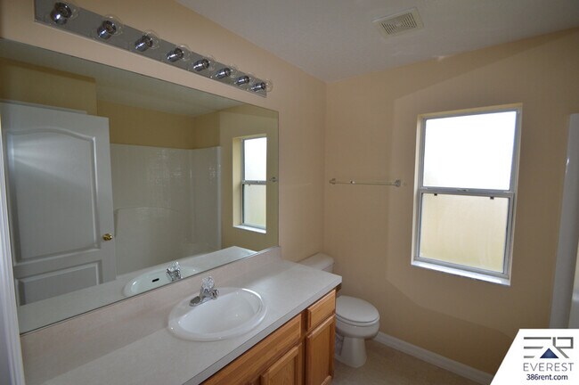 Building Photo - 7 Undermount Path E