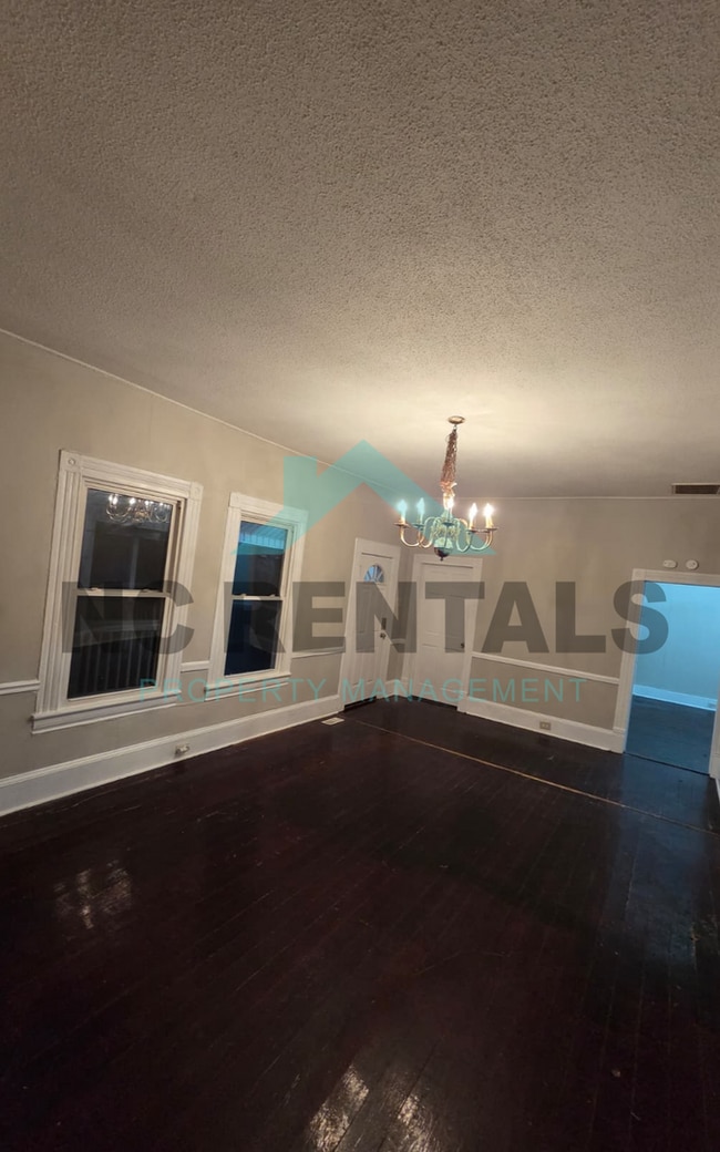 Building Photo - 714 Dillard St