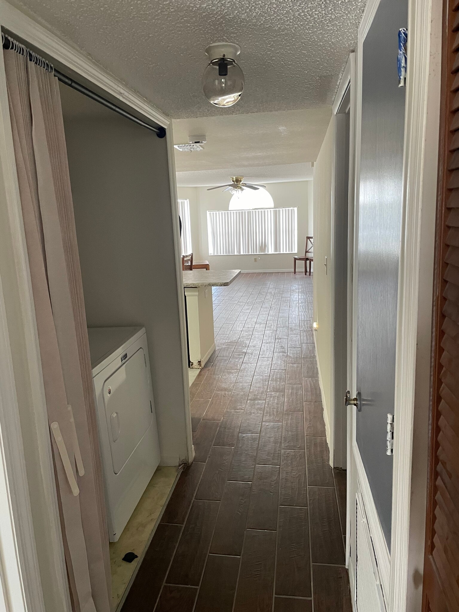 Building Photo - 2489 Sweetwater Club Cir