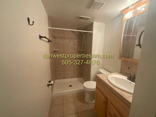 Building Photo - 4 Bedroom, 2 Bath Home