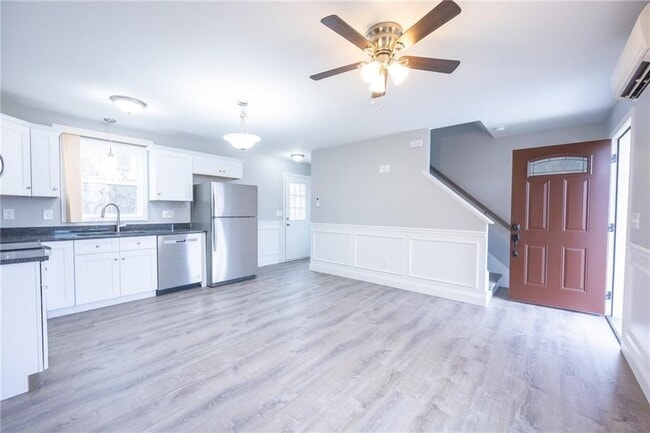 Building Photo - 6 Mainella St