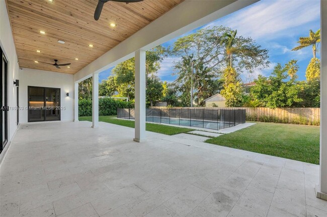 Building Photo - 6401 SW 84th St