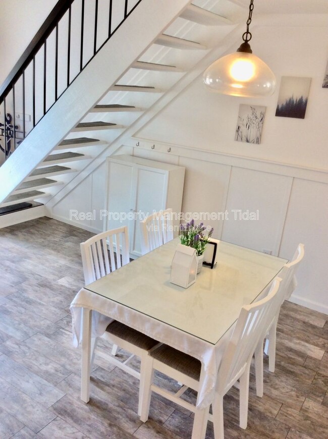 Building Photo - 430 Falling Ln