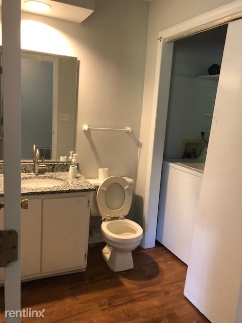 Building Photo - 3 br, 3 bath Townhome - 107 Jo Anne Cir