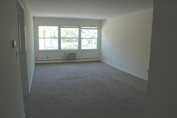 Building Photo - St. Paul Avenue (1329)