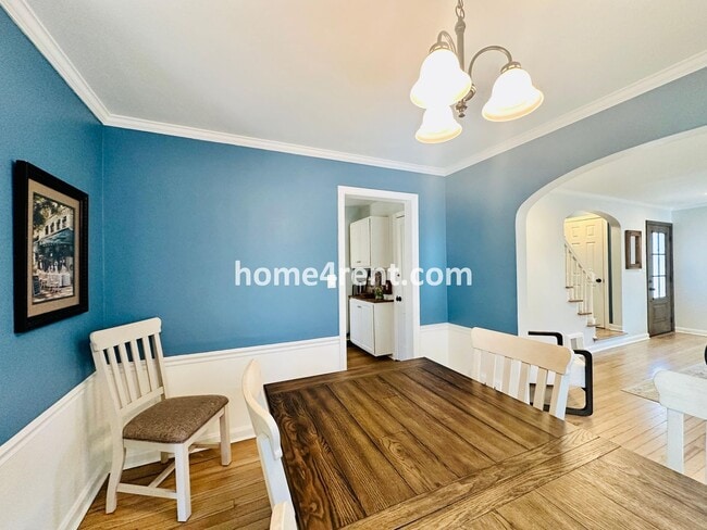 Building Photo - Charming, Prairie Village Home in a Quiet Neighborhood with Wood Floors and a Fenced Yard!