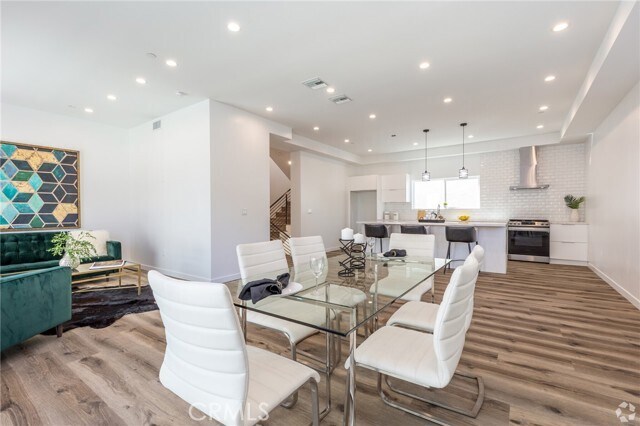 Building Photo - 5655 Hazeltine Ave