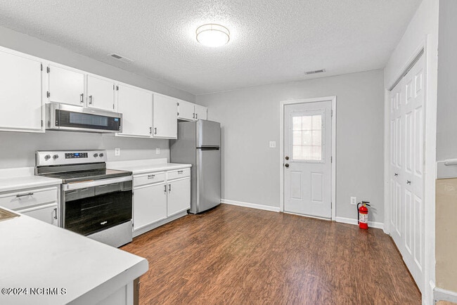 Building Photo - 909 Timberlake Trail