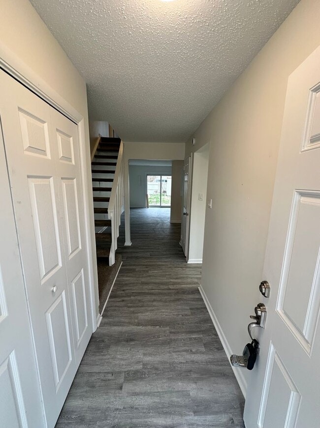 Building Photo - 3775 Chimney Creek Dr