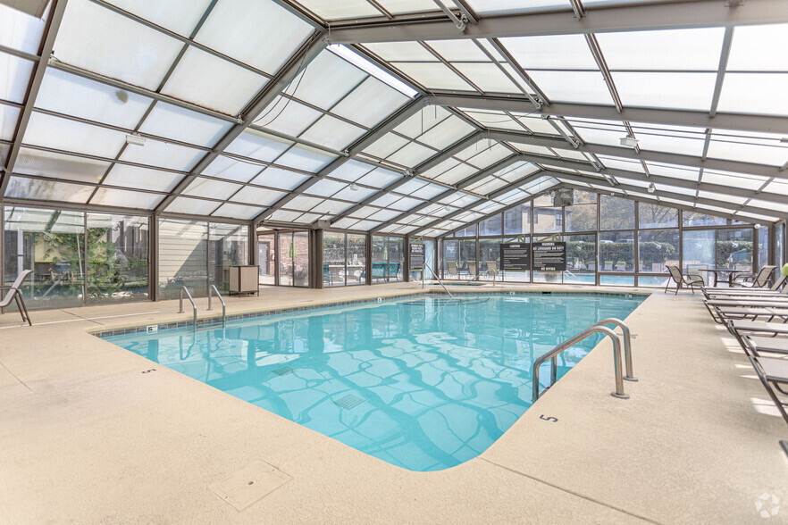 Indoor Heated Pool Year-round - Brighton Valley Apts