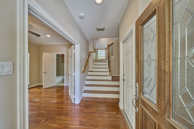 Building Photo - 2526 Bevis St