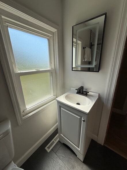 Bathroom - 1621 Magnolia Ave