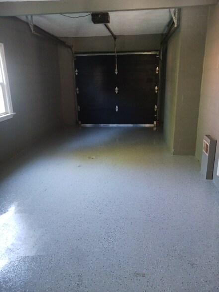 Building Photo - 1722 Billview Dr