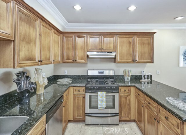 Building Photo - 3855 Ingraham St