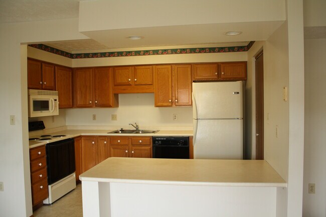 Building Photo - 201 Clubhouse Dr