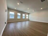 Building Photo - 2801 Farmhouse Dr