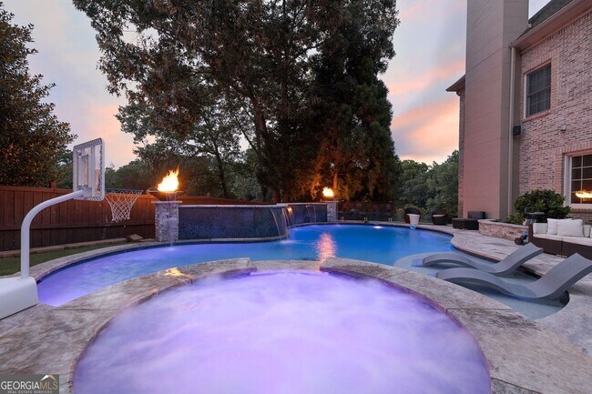 Building Photo - 11140 W Rd