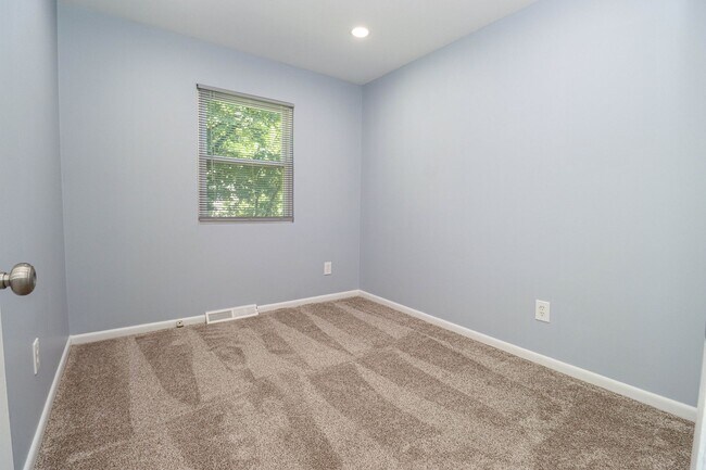 Building Photo - 3 Bedroom Oasis in Severna Park