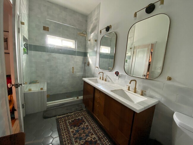 Building Photo - 310 Newland St