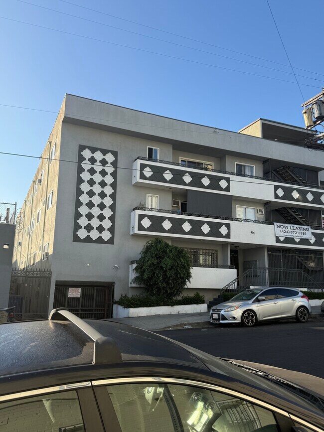 Building Photo - 916 Carondelet