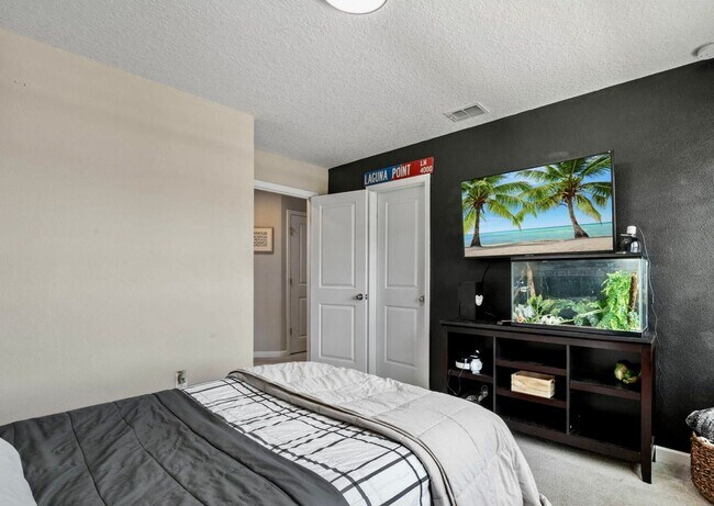 Building Photo - Gorgeous 4/ 2.5 Home in the Beautiful Lake Asbury Area of Clay County! $2,550.00