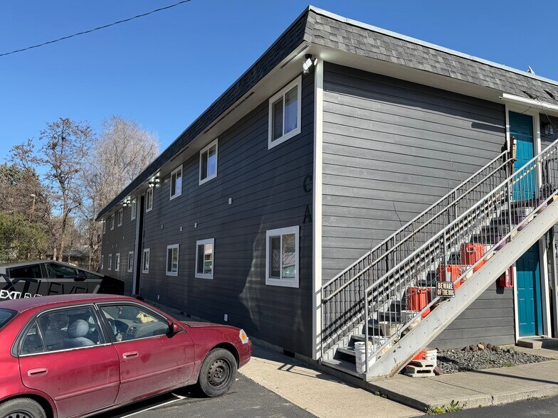 Building Photo - 1514 W 4th Ave