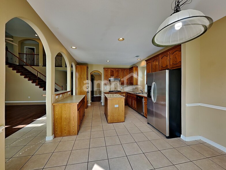 Building Photo - 107 Monticello Dr