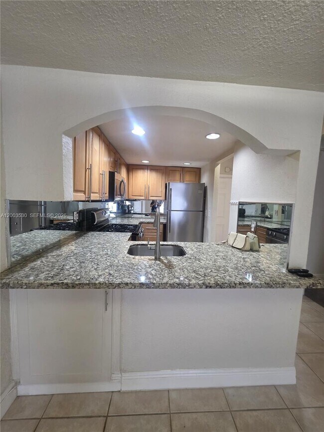 Building Photo - 6709 N Kendall Dr