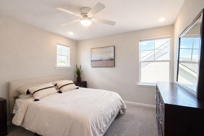 Building Photo - Open concept plan in Savannah Southside - Close to I95