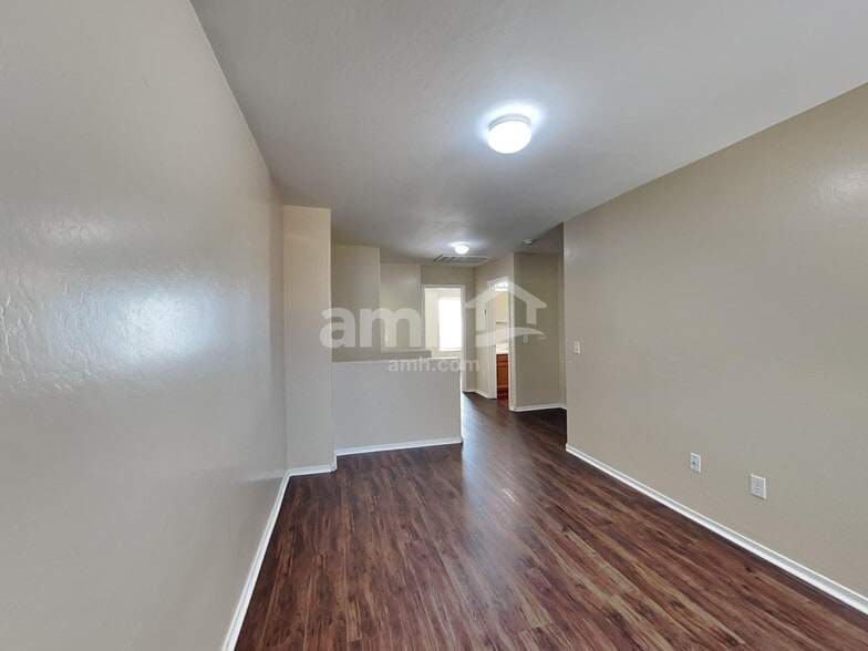 Building Photo - 1217 S 121st Dr