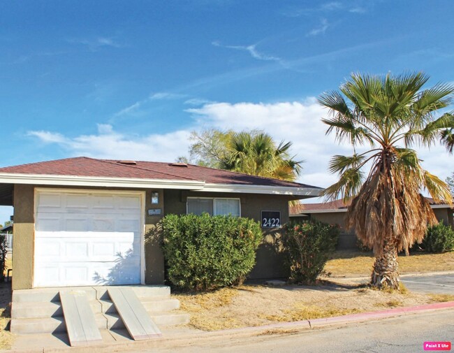 Building Photo - Casa Encinas At River Heights