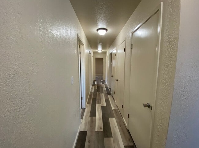 Building Photo - 3 bedroom single story located in an estab...