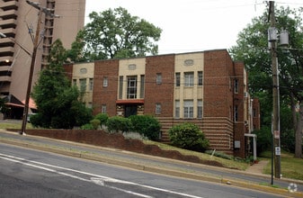 Building Photo - Courthouse Manor Apartments