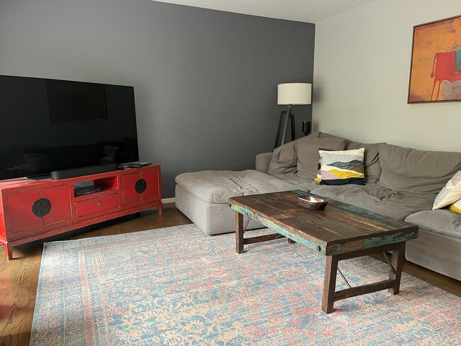 Building Photo - Spacious 4-Bedroom Home with Lush Landscap...