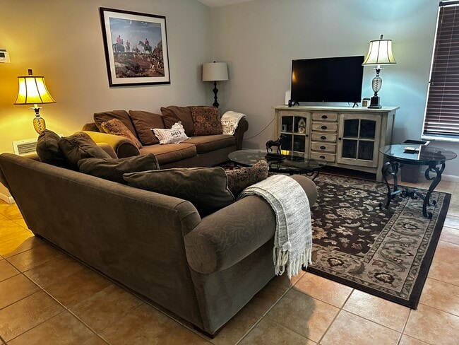 Building Photo - 2543 Bedford Mews Dr