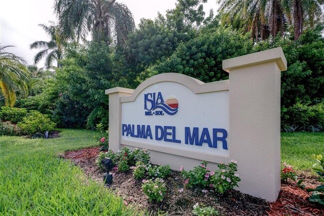 Building Photo - 6219 Palma Del Mar Blvd S