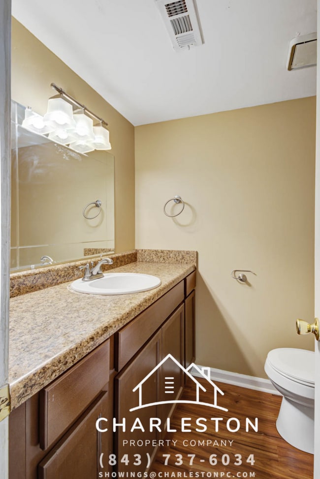 Building Photo - 2318 Applebee Way