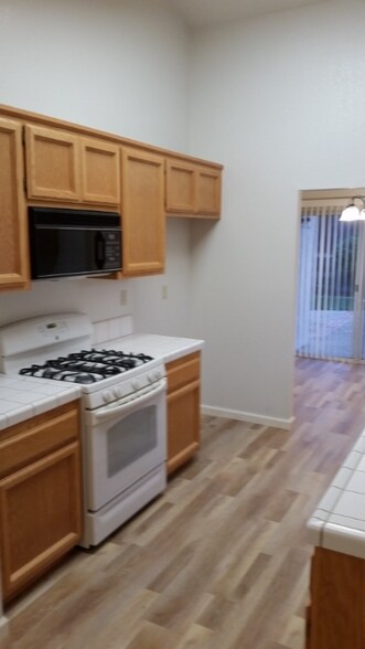 Building Photo - 5033 Charter Rd