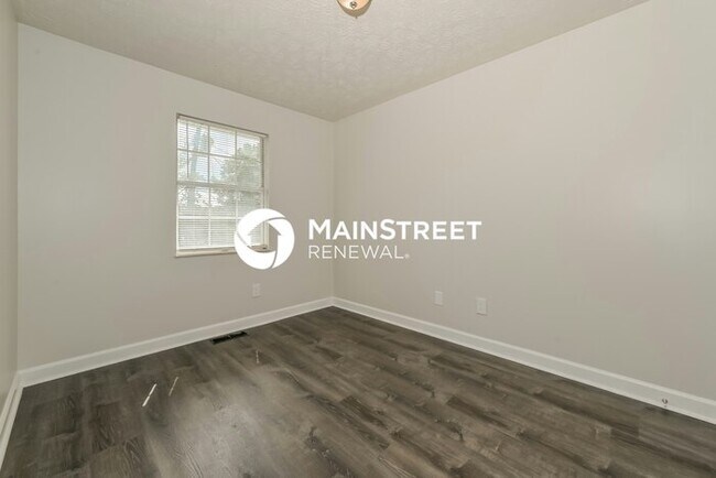 Building Photo - 3 Bedroom Pet-Friendly Home in Knoxville, TN with Main Street Renewal